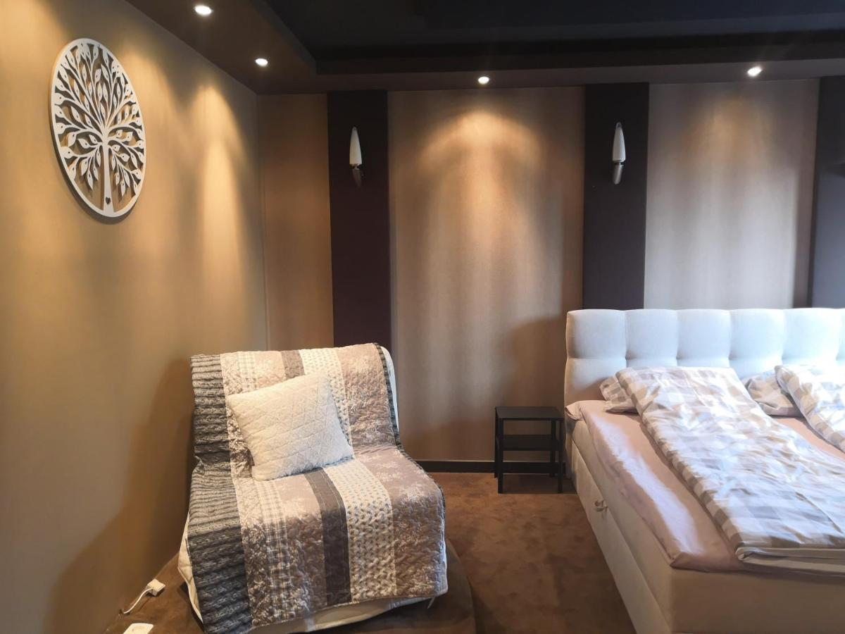 Sunny Loft Kecskemet Apartment Ngoại thất bức ảnh