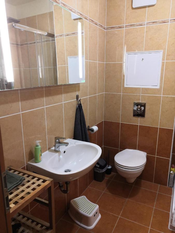Sunny Loft Kecskemet Apartment Ngoại thất bức ảnh